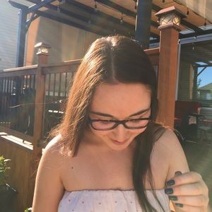 Meet your Posher, Hannah